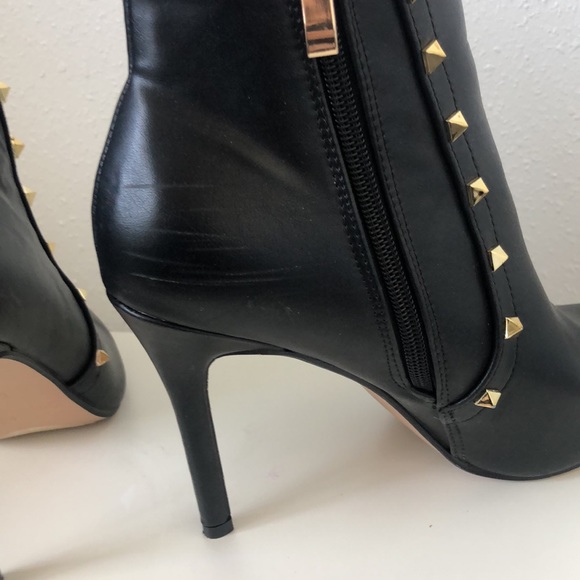 Black high heel boots with gold studs - Picture 6 of 7